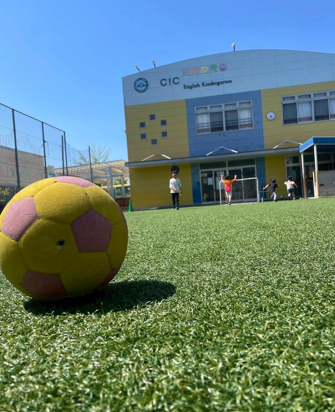 CIC International Schoolの園庭と園舎